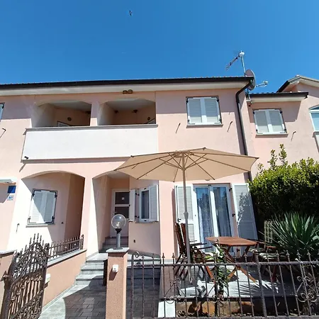 Casa Leccino *